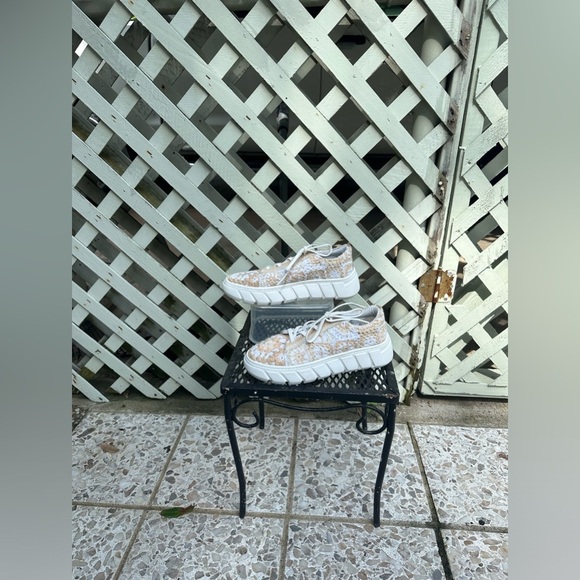 Free People Catch Me If You Can Sneakers - Picture 4 of 9